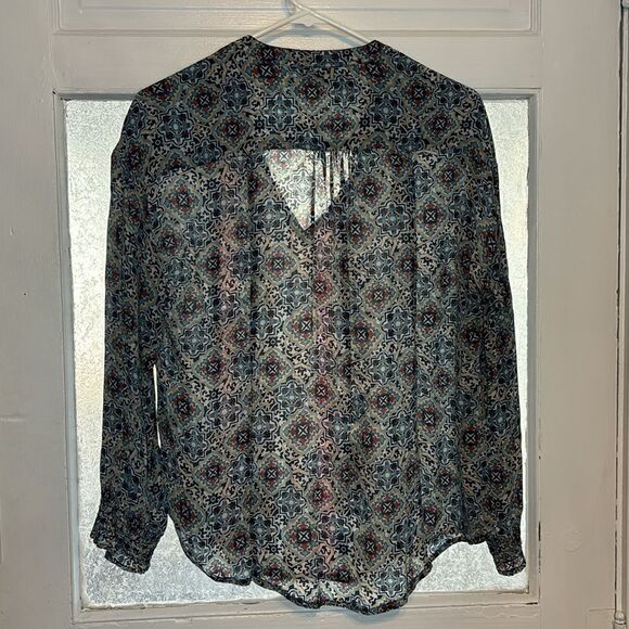 Tolani Women’s Blue multicolored bohemian style long sleeve top size medium - Picture 6 of 6